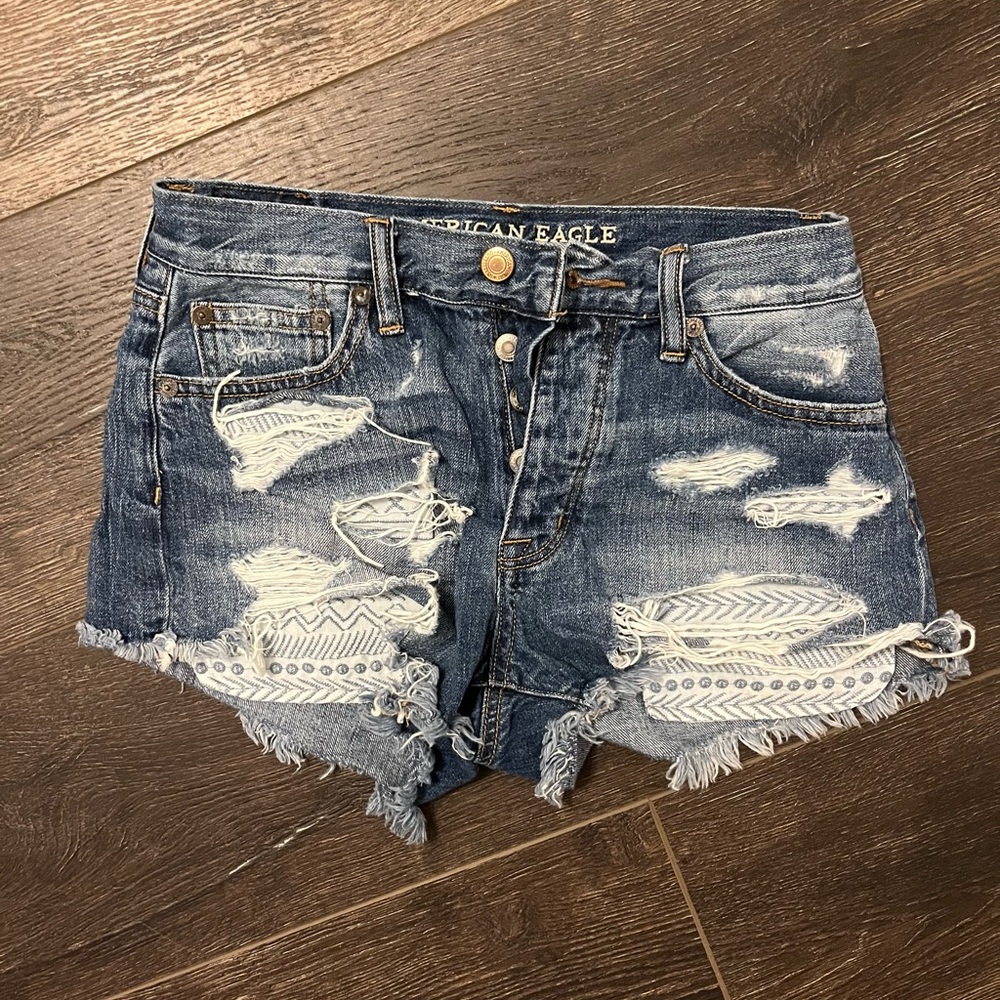 American eagle ripped jean shorts